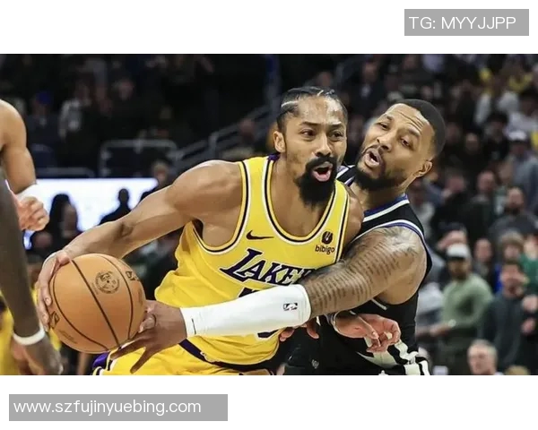 火箭队与湖人队19日激战正酣谁将赢得这场焦点对决 火箭队与湖人队19日激战正酣谁将赢得这场焦点对决