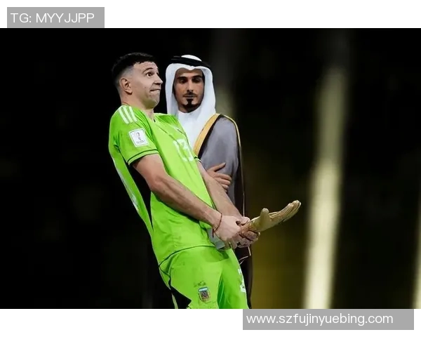 马丁内斯的传奇之路:从足球新星到世界级教练的蜕变与挑战 马丁内斯的传奇之路:从足球新星到世界级教练的蜕变与挑战