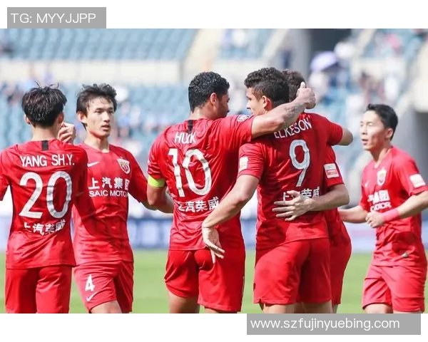 上港与悉尼激战回顾精彩集锦展现足球魅力与激情对决 上港与悉尼激战回顾精彩集锦展现足球魅力与激情对决