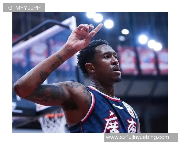 马尚布鲁克斯：从篮球场上的巨星到生活中的励志典范