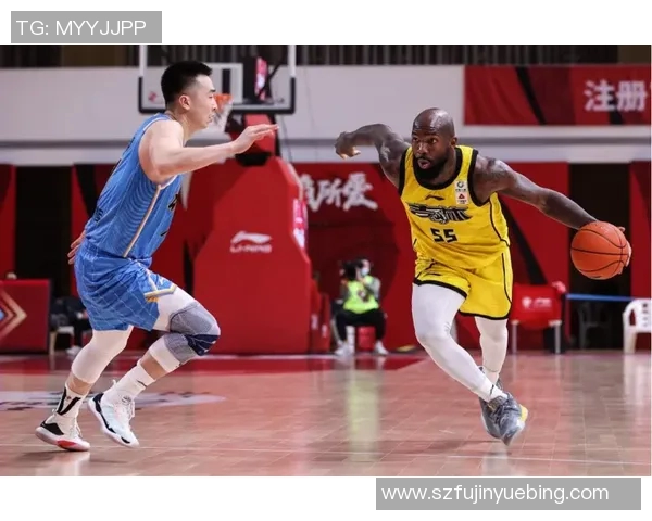 武汉篮球队技术争议引发热议球迷与专家各执己见探讨战术与裁判判罚